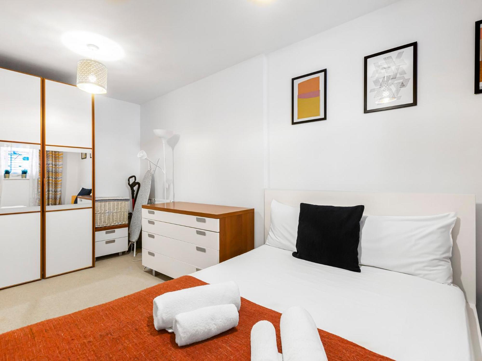 Pass The Keys Modern Tottenham Hale Apartment Perfect For Leisure Лондон Экстерьер фото
