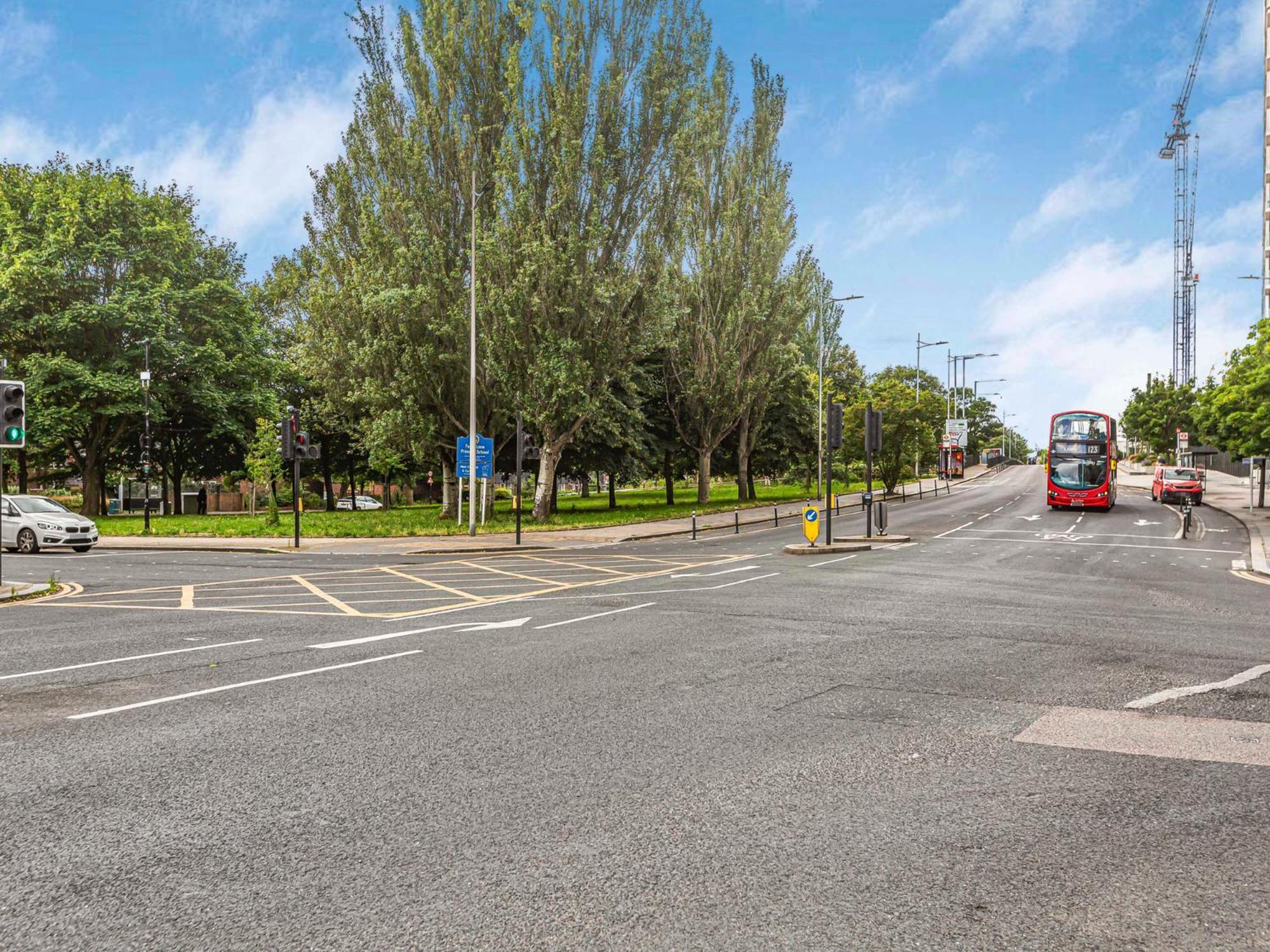 Pass The Keys Modern Tottenham Hale Apartment Perfect For Leisure Лондон Экстерьер фото